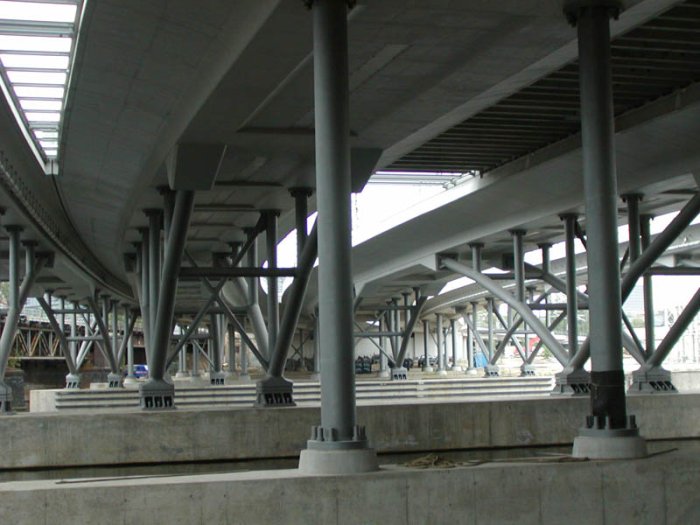 Bild: Unter der Humboldthafenbrücke.