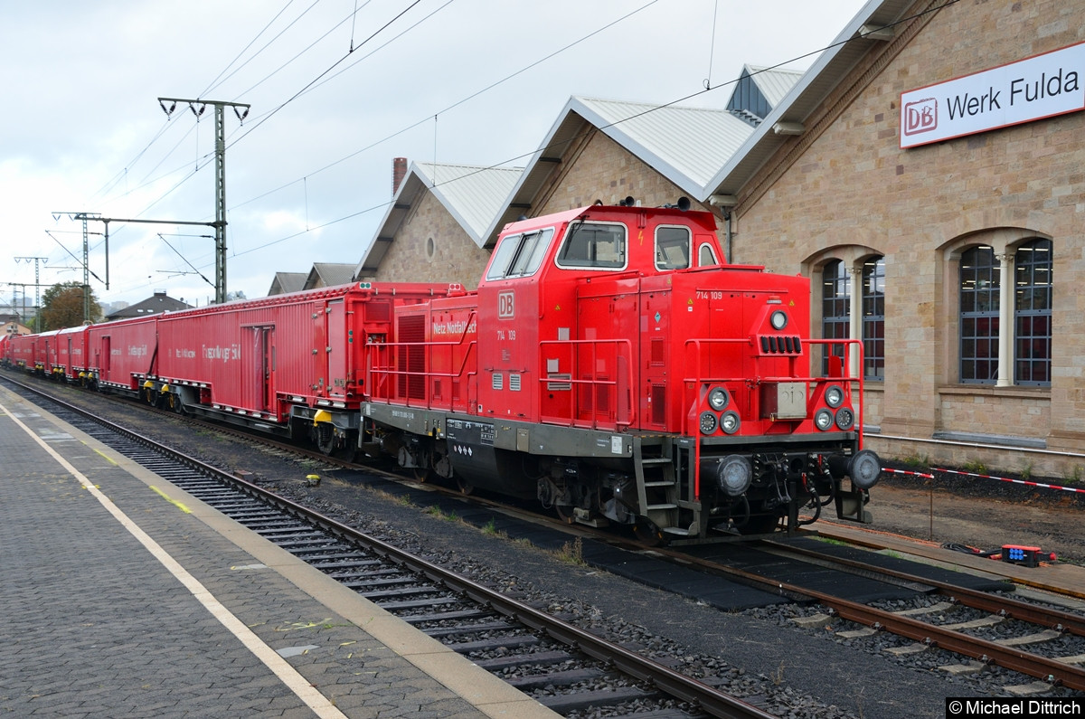 714 109 ist einer der beiden Loks am Rettungszug in Fulda.