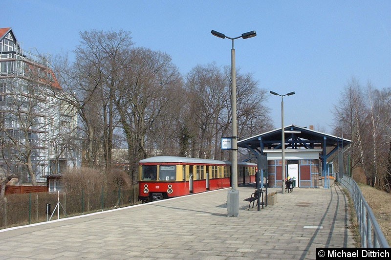 Bild: 477 608 im Bahnhof Oberspree.