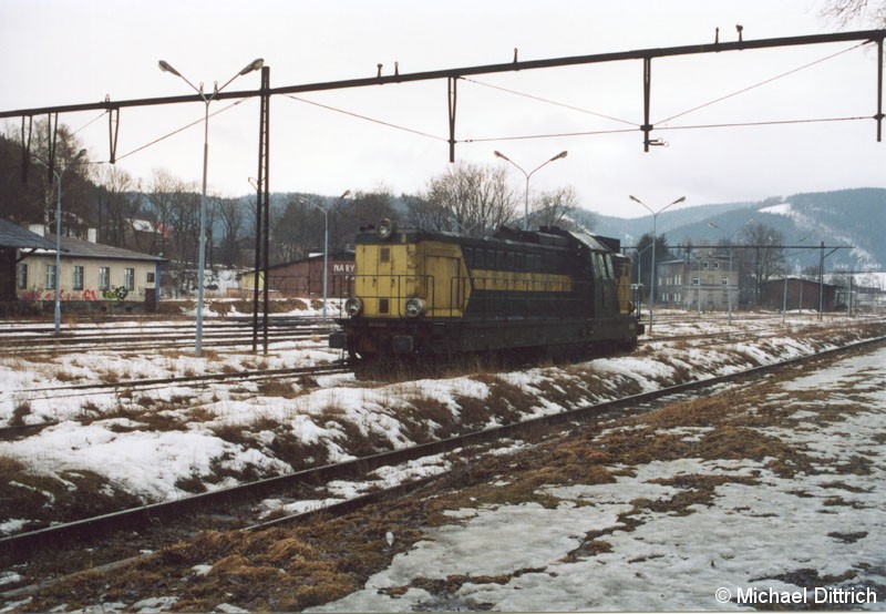 Bild: SP 32-025 rangiert im Endbahnhof Lubawka.