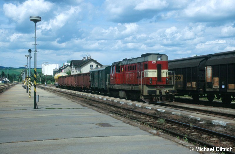 Bild: Am 12.07.2004 schlugen wir unser Quartier in Kyjov auf. 
Auf dem Bahnhof trafen wir dann die 742 345 an.