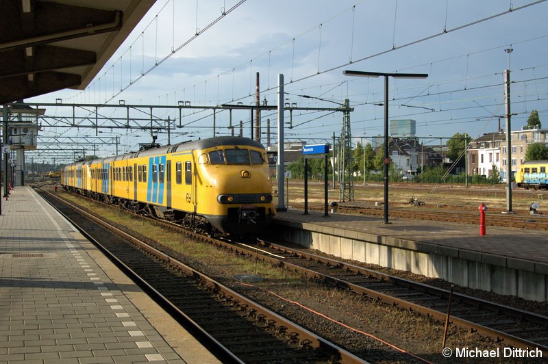 Bild: 475 kommt als Stoptrein in Maastricht an.