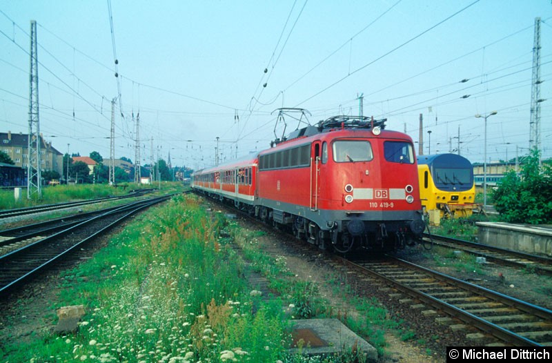 Bild: 110 419 mit dem Sonderzug 18854 bei der Einfahrt in Berlin-Lichtenberg