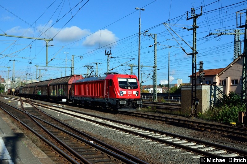 Bild: 187 114 mit einem Güterzug bei der Durchfahrt in Fulda.