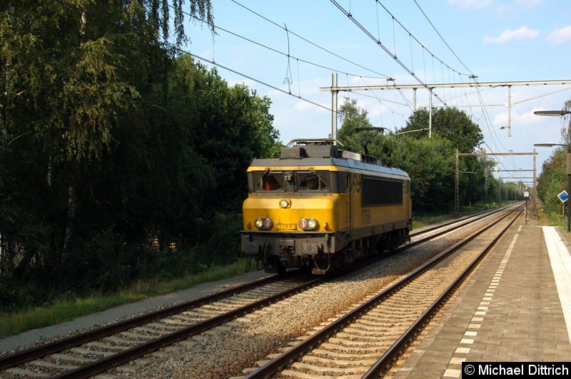 Bild: 1769 fährt durch den Bahnhof Hengelo Oost.