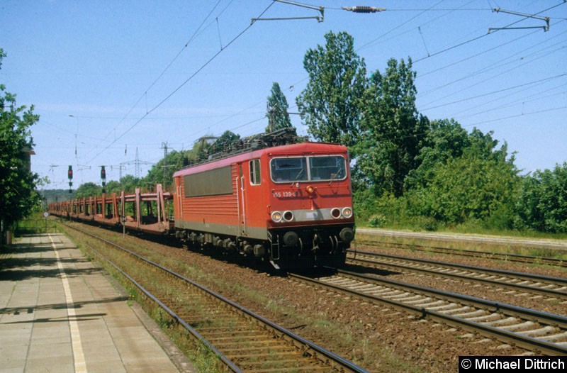 Bild: 155 139 durchquert hier den Bahnhof Saarmund.