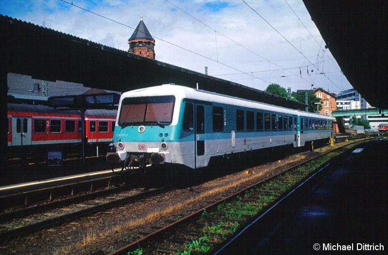 Bild: 628 327 steht als RB 15158 in Gießen.