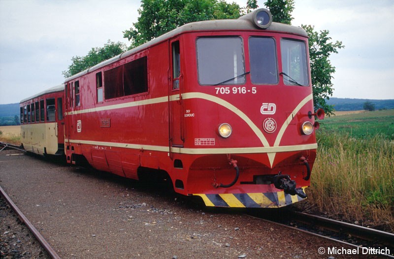 Bild: In Slezske Rudoltice nutze ich die Chance einer weiteren Aufnahme der 705 916.