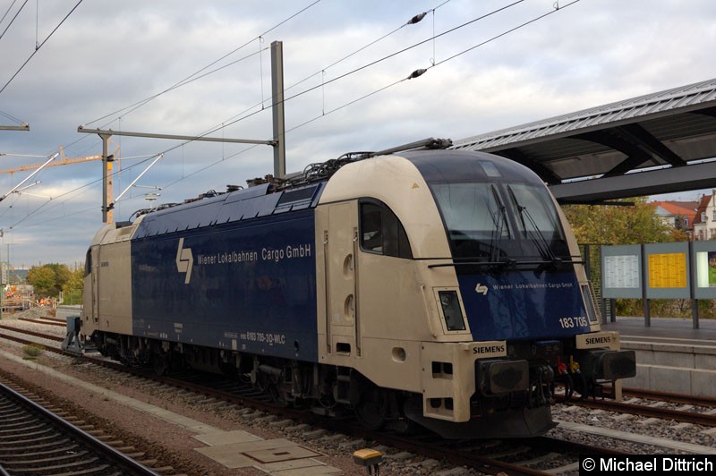 Bild: Abgestellt in Erfurt Hbf steht die 183 705 der Wiener Lokalbahnen Cargo GmbH.