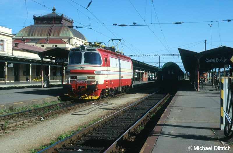 Bild: Als einzeln fahrende Lok kam die 240 139 in Ceske Budejovice an.