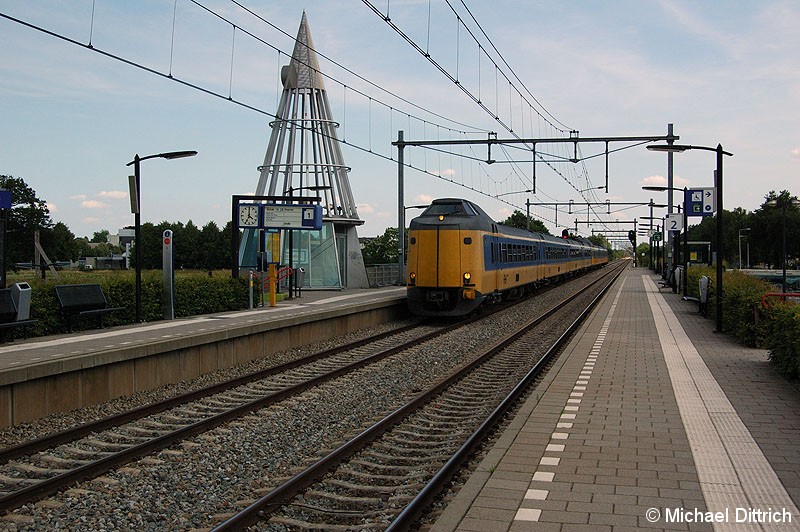 Bild: 4225 als Intercity in Enschede Drienerlo.