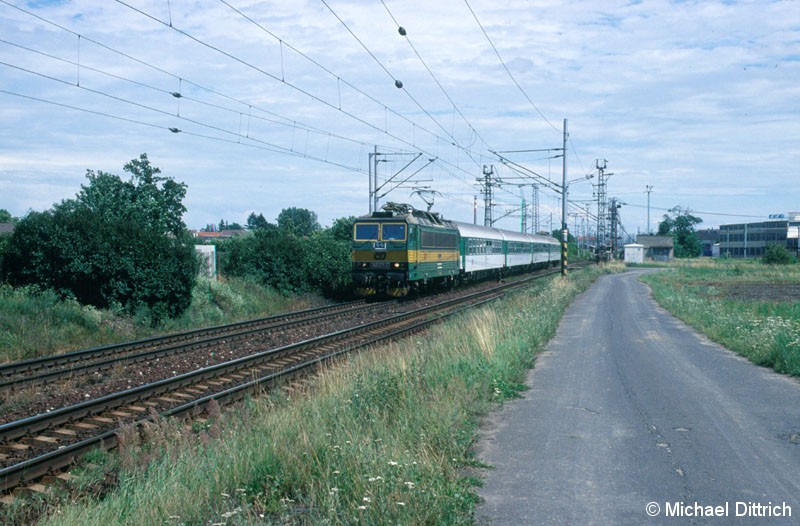 Bild: 163 075 verlässt Lysa nad Labem.