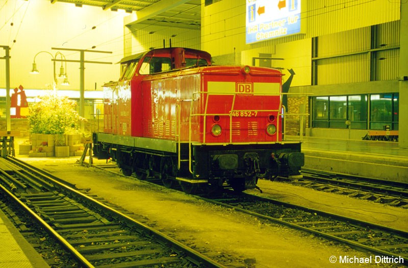 Bild: Abgestellt in Chemnitz Hbf. steht die 346 852 und wartet auf Arbeit.