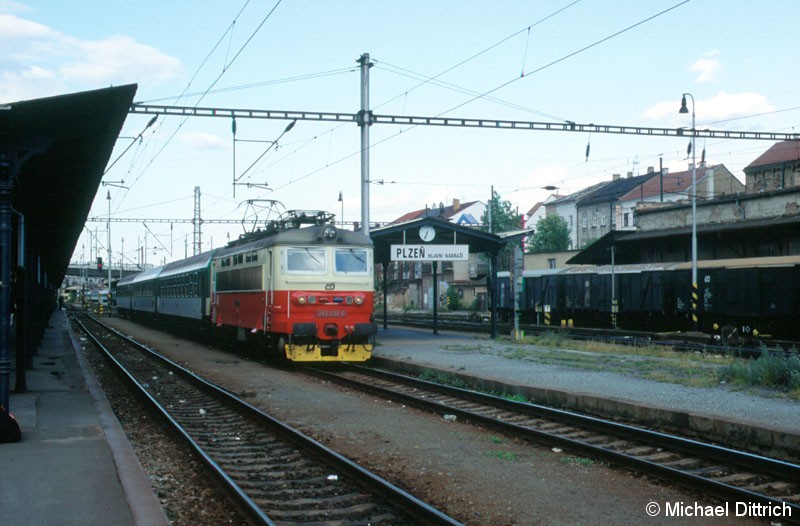 Bild: 242 237 in Plzen hl. n.