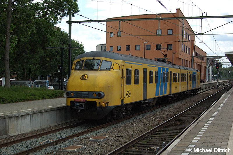 Bild: 889 als Stoptrein in Sittard.