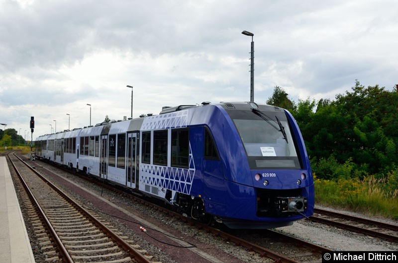 Bild: 620 409/621 409/620 909 abgestellt in Rathenow.

Der Zug wird bei der Ostdeutschen Eisenbahn getestet.