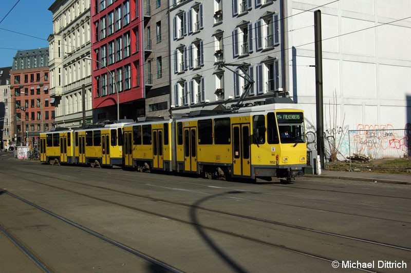 Bild: 7052 als Linie M4 in der Großen Präsidentenstraße.