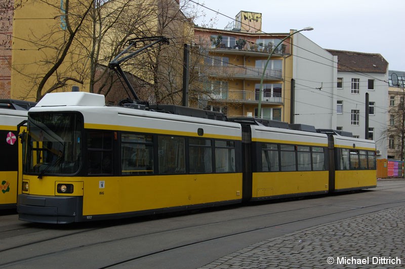 Bild: 1032 als Linie M5 in der Großen Präsidentenstraße.