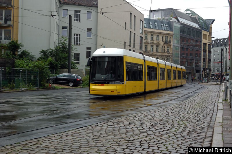 Bild: Abgebügelt steht der 8008 in der Großen Präsidentenstr.