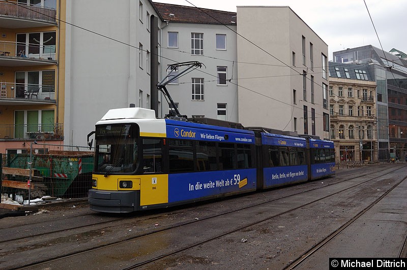 Bild: 1077 als Linie M5 in der Großen Präsidentenstraße.