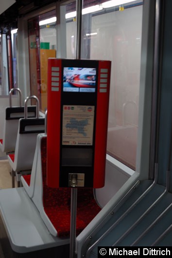 Bild: Dieser Fahrkartenautomat kann kein Bargeld annehmen. Er kann nur mit der Geldkarte (dem Chip auf der EC-Karte) genutzt werden.