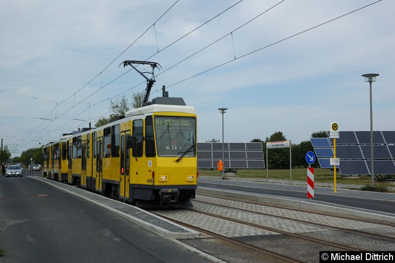 Bild: 6109 als Linie 61 in der Haltestelle Karl-Ziegler-Straße.