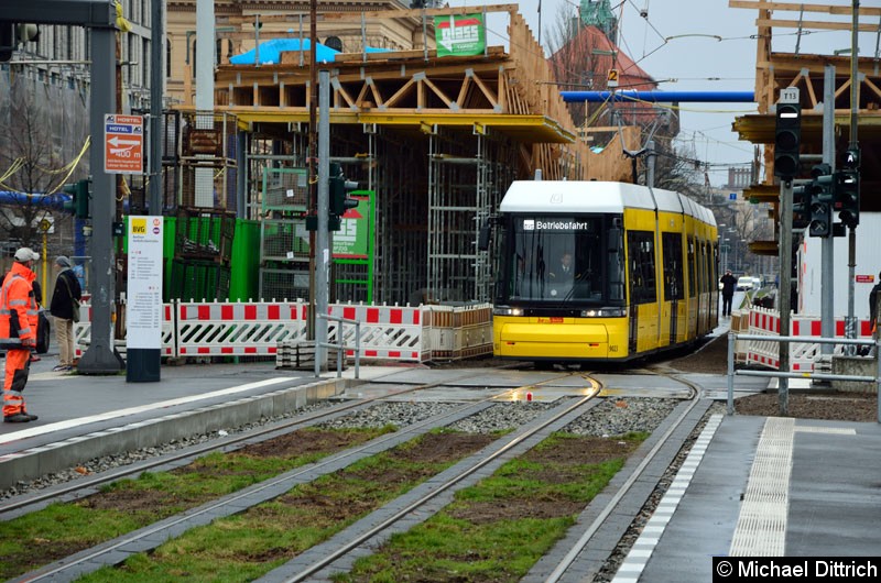 Bild: 9023 bei seiner Einweisungsfahrt in der zukünftigen Haltestelle Hauptbahnhof.