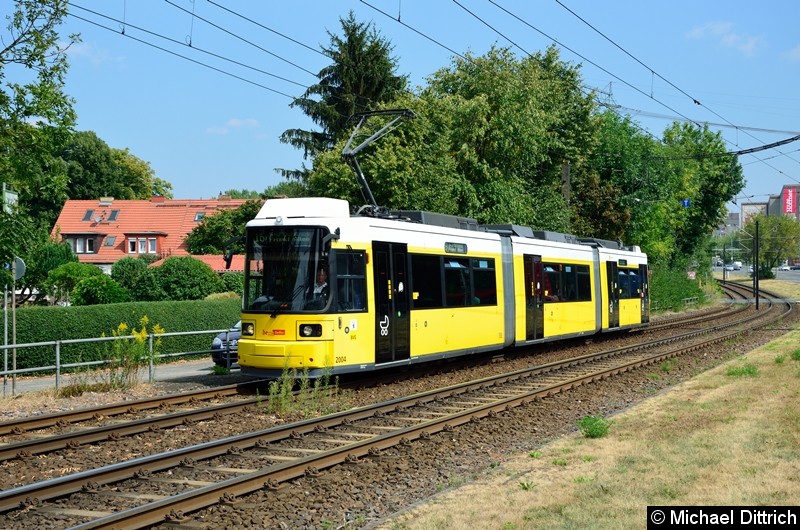 Bild: 2004 als Linie 16 kurz vor der Haltestelle Landsberger Allee/Rhinstr.