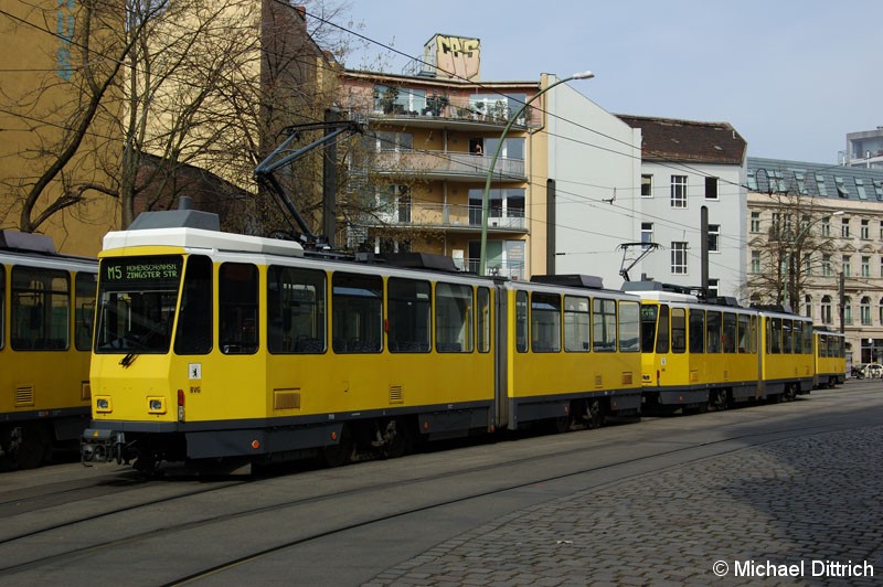 Bild: 7058 als Linie M5 in der Großen Präsidentenstraße.