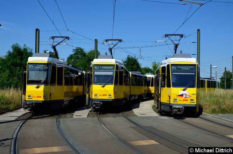 7057 + 7058 in der Wendeschleife Falkenberg.