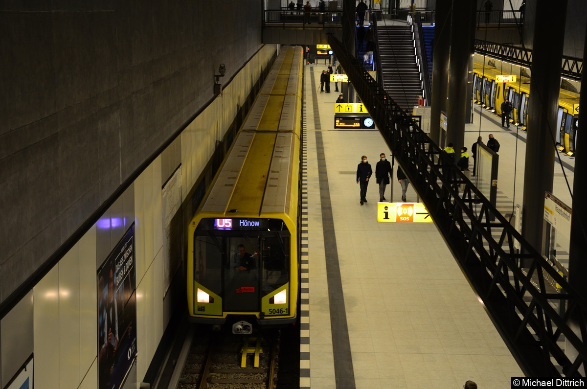 Eröffnung der U5 zu Hauptbahnhof.
5046 nach Hauptbahnhof.