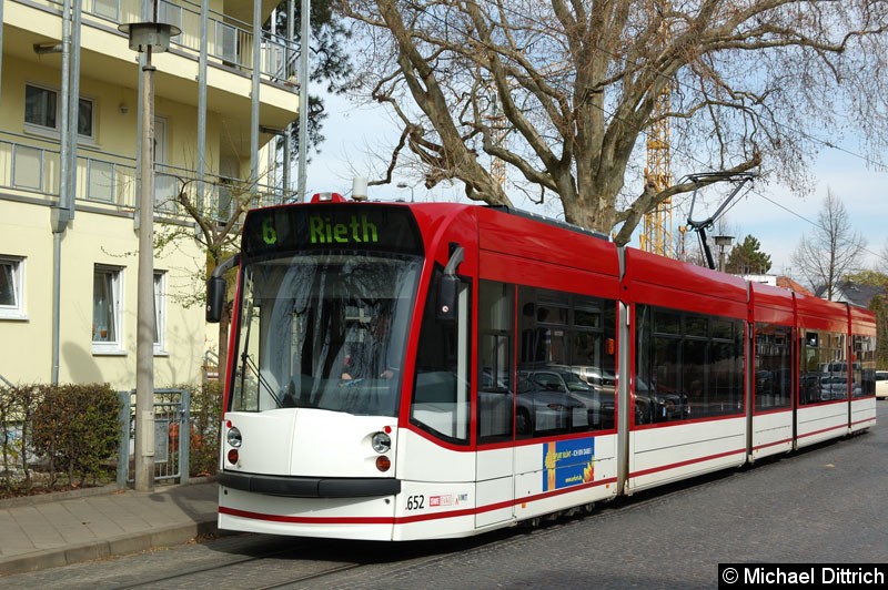 Bild: Combino 652 als Linie 6 an der Haltestelle Steigerstraße.