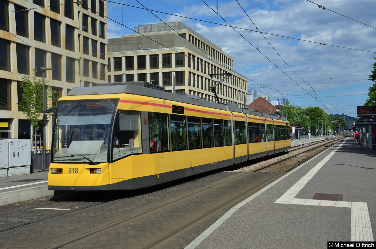 Bild: 318 als Linie 1 an der Haltestelle Tullastraße/Alter Schlachthof.