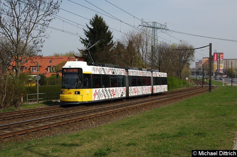 Bild: 1517 als Linie 16 kurz vor der Haltestelle Landsberger Allee/Rhinstr.