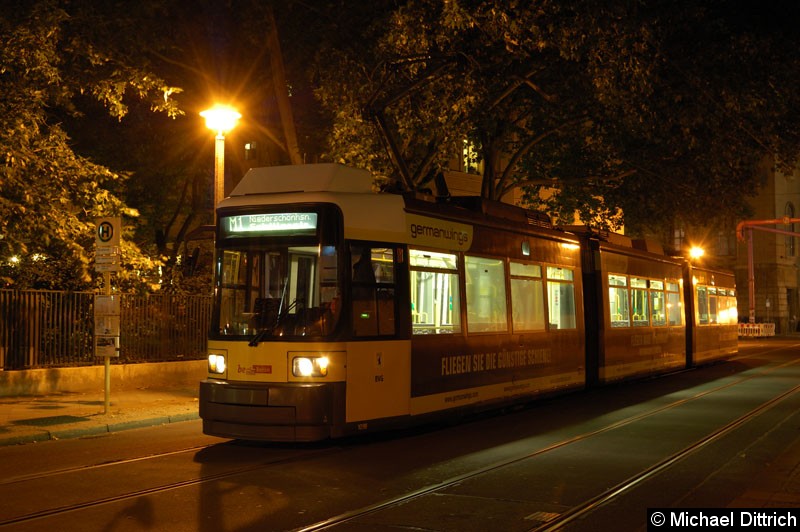 Bild: 1098 als Linie M1 an der Haltestelle Am Kupfergraben.