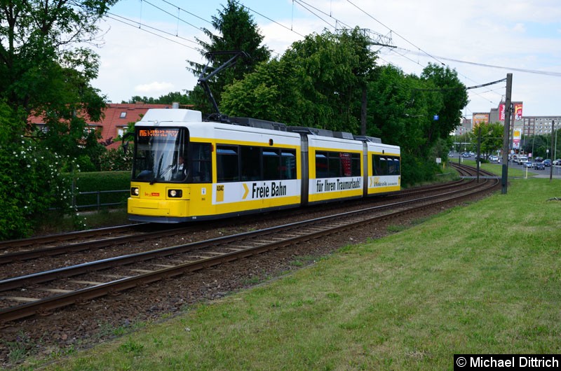 Bild: 1516 als Linie M6 kurz vor der Haltestelle Landsberger Allee/Rhinstr.