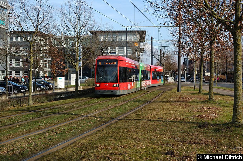 Bild: 3128 als Linie 6 zwischen Haltestellen Berufsbildungswerk und Lise-Meitner-Str.