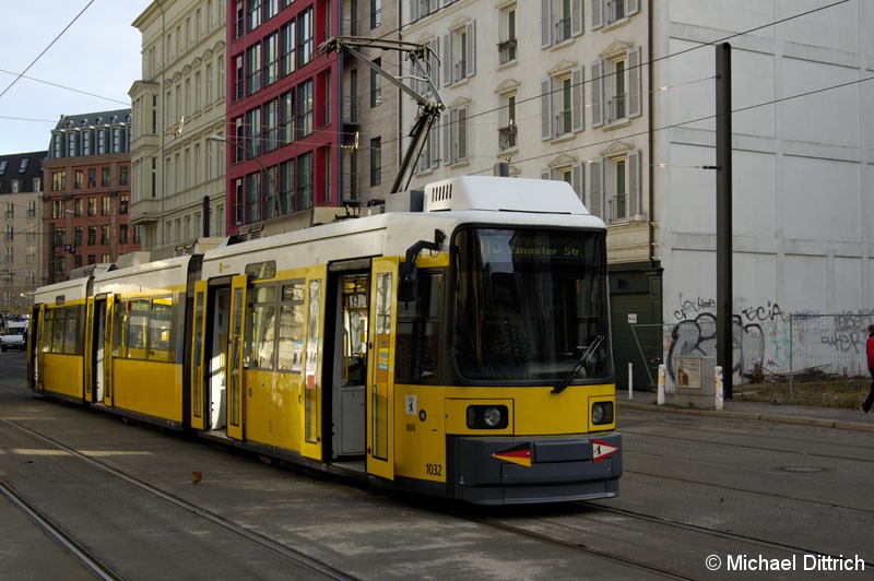 Bild: 1032 als Linie M5 in der Großen Präsidentenstraße.