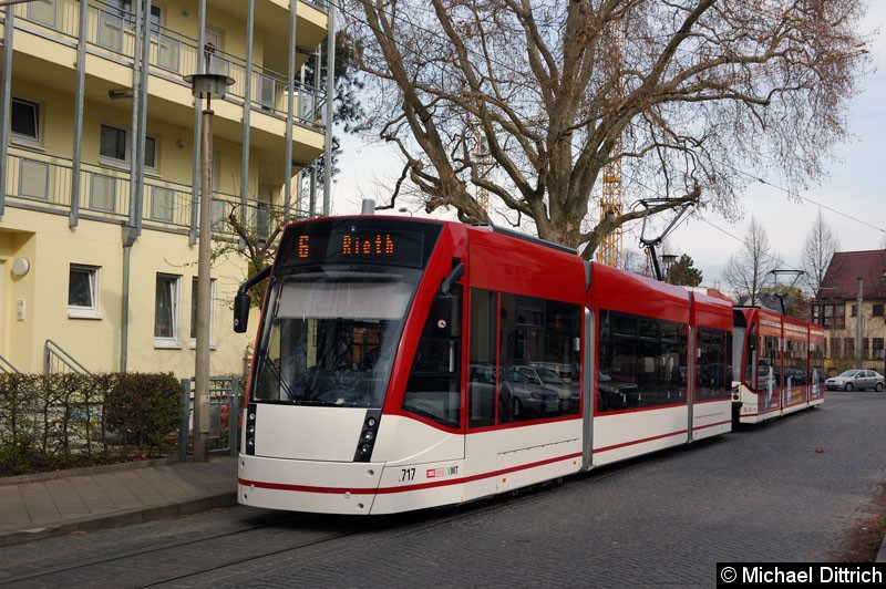 Bild: Combino 717 und 706 als Linie 6 an der Haltestelle Steigerstraße.