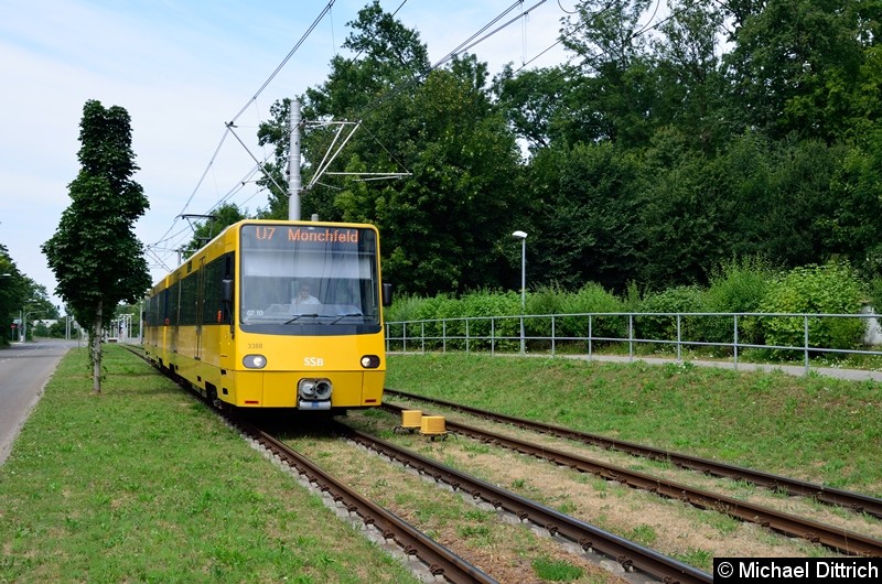 Bild: 3387 als Linie U7 zwischen den Haltestellen Freiberg und Mönchfeld.