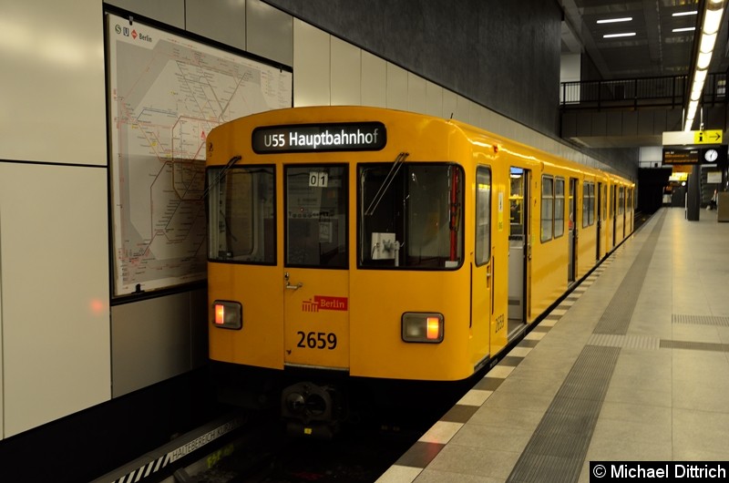 2659/2658 als U55 im Hauptbahnhof.