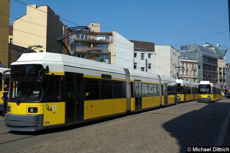 Bild: 2018 und ein weitere GT6ZR als Linie M5 in der Großen Präsidentenstraße.
