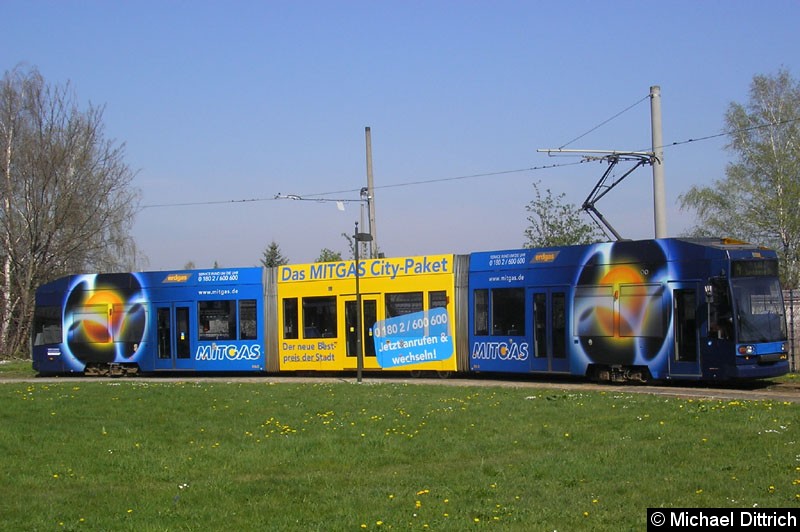 Bild: 1143 als Linie 4 in der Wendeschleife Gohlis.