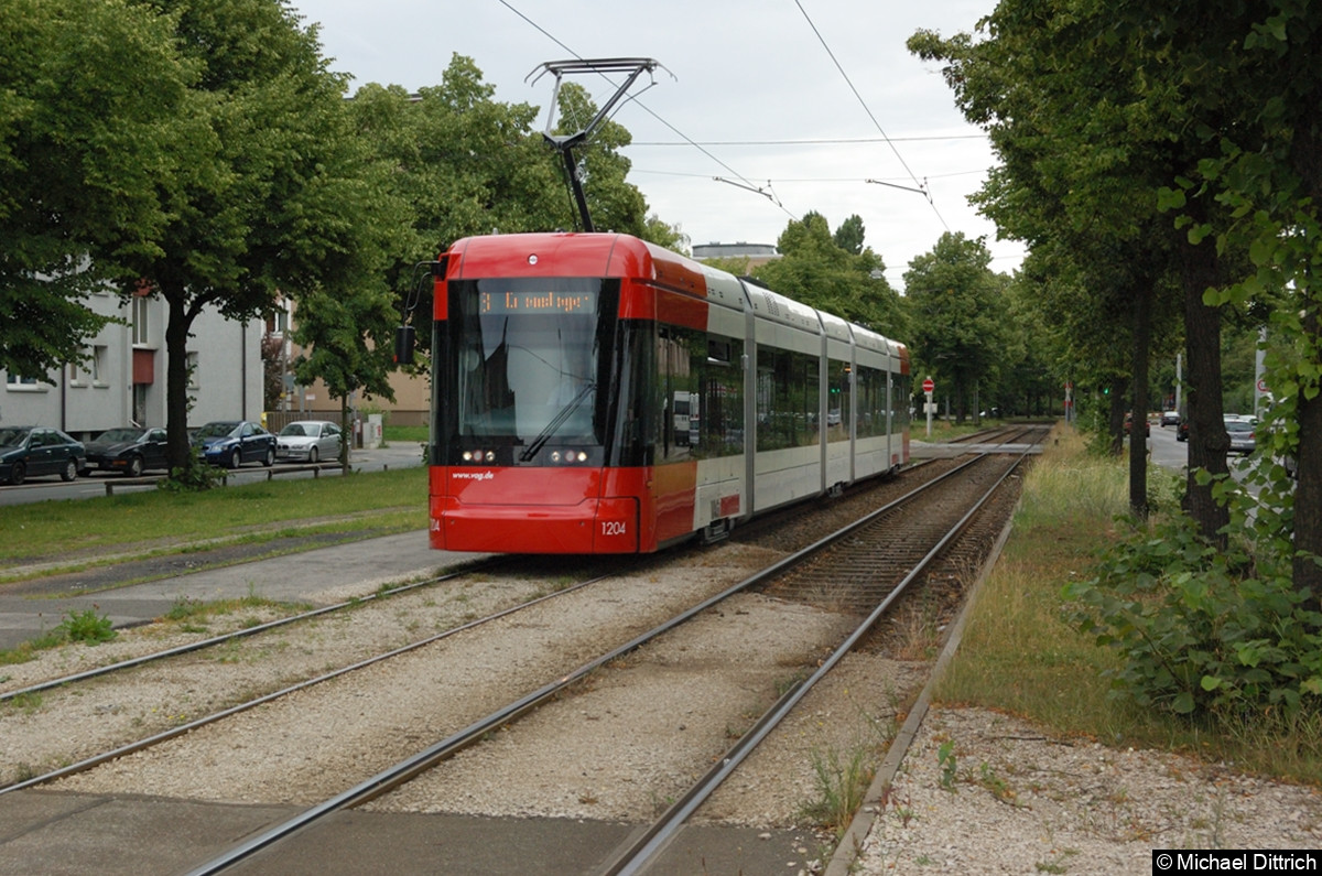 1204 als Linie 8 in der Katzwanger Straße.