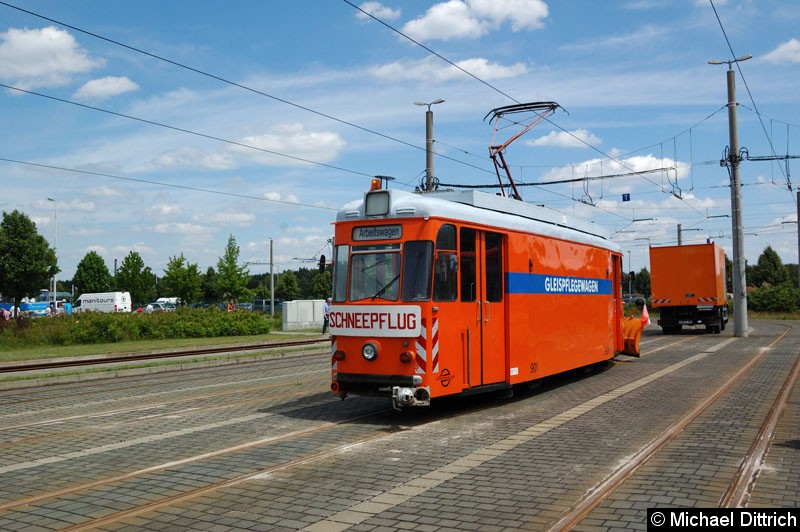 Bild: Wagen 901 mit Schneepflug auf dem Betriebshof.