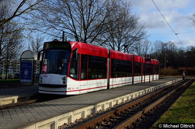 Bild: 643 als Linie 1 in der Haltestelle Thüringenhalle.