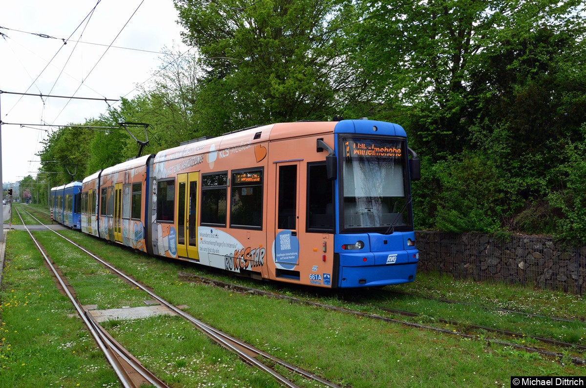 Bild: Wagen 655 und 661 als Linie 1 auf dem Weg in Richtung Wilhelmshöhe.
