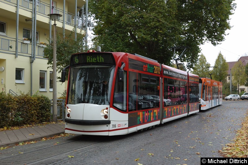 Bild: Combino 706 und 707 als Linie 6 an der Haltestelle Steigerstraße.