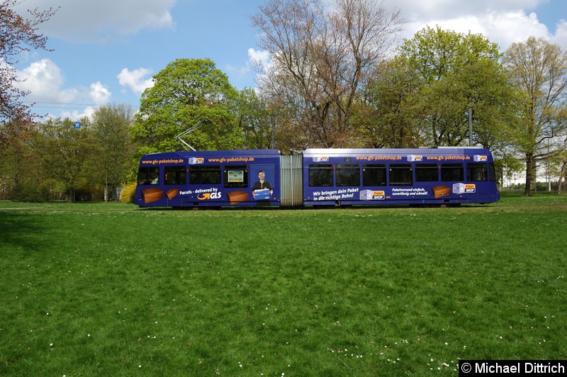Bild: 1314 als Linie 2 im Park an der Naunhofer Str.