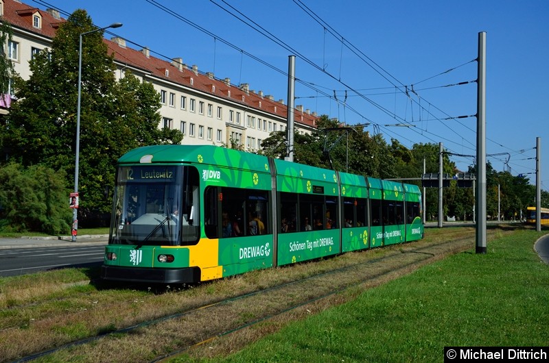 Bild: 2534 als Linie 12 in der Grunaer Straße zwischen den Haltestellen Deutsches Hygiene-Museum und Pirnaischer Platz.